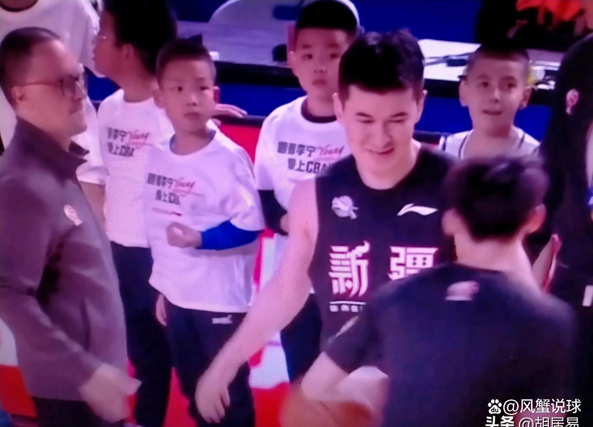 新疆男篮力压对手，获得最终胜利