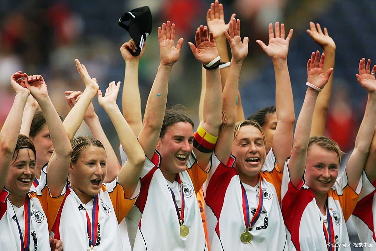 德国队在举重比赛中创造新记录