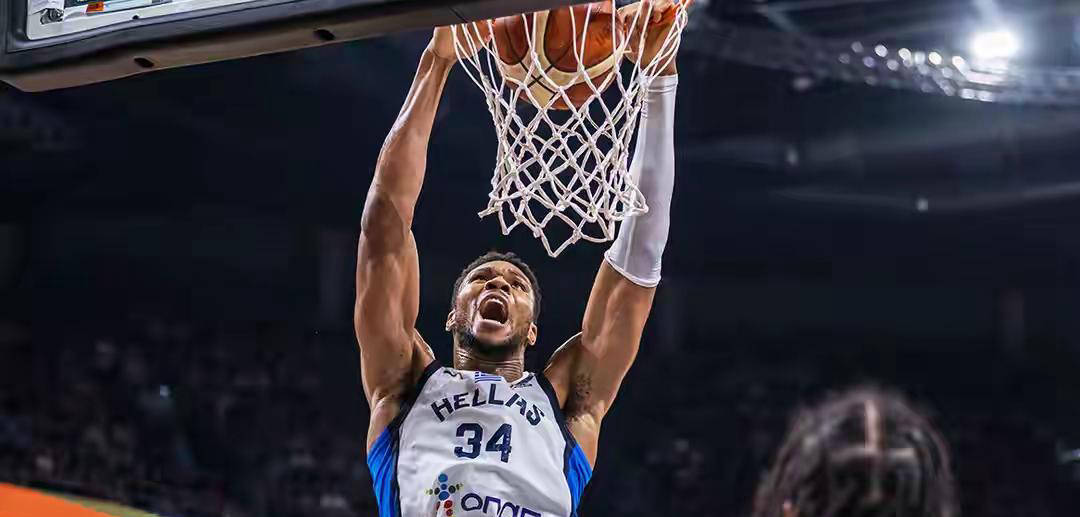 雄鹿主场击败勇士，字母哥独揽40+得分